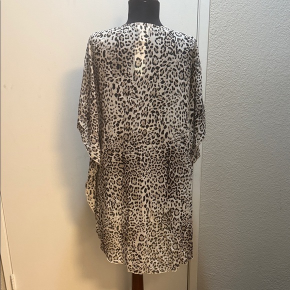 Emory Park Animal Print Kimono - Black and White - Picture 5 of 6